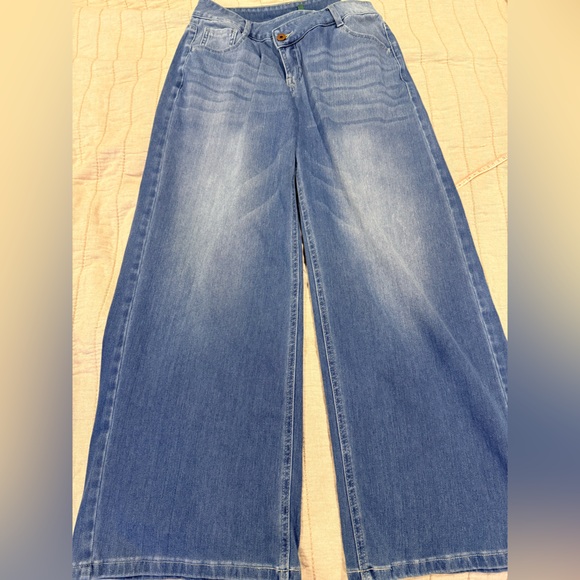 Halara Flex™ Asymmetric Low Rise Zipper Pockets Baggy Wide Leg - Picture 4 of 9